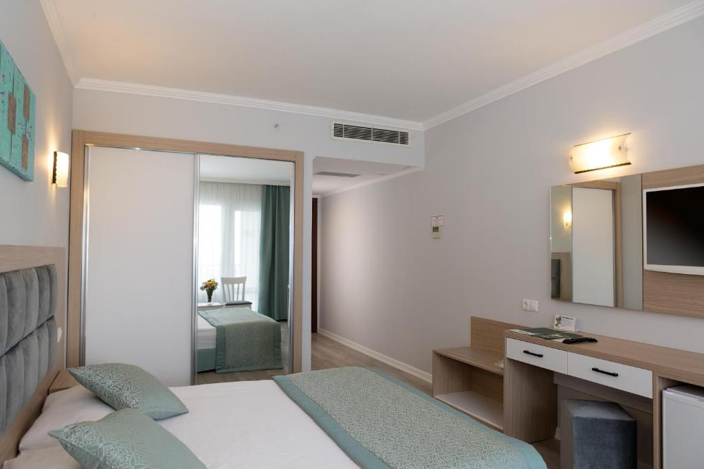 Adonis Hotel Antalya 4*