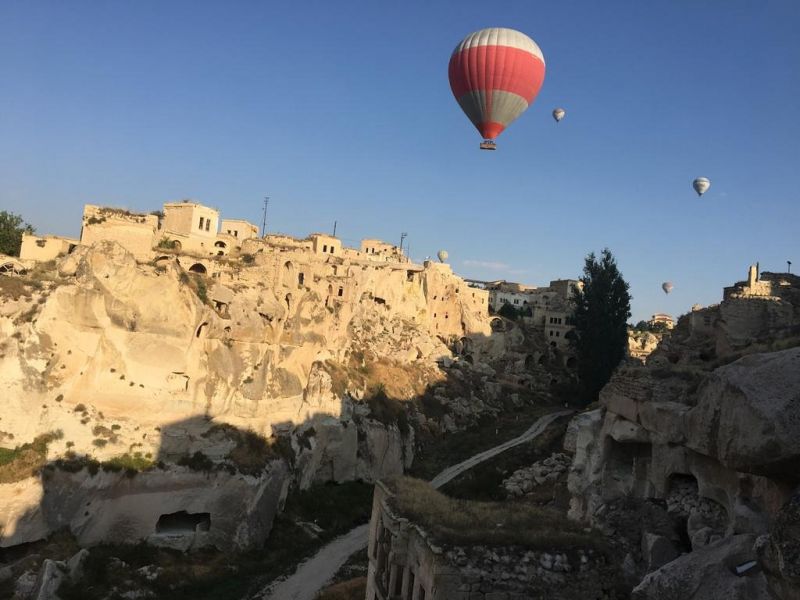 Abu Hayat Cave Suites 2*