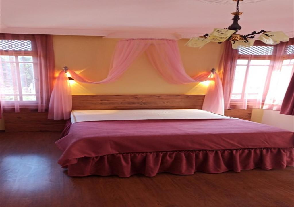 Agon Hotel 3*