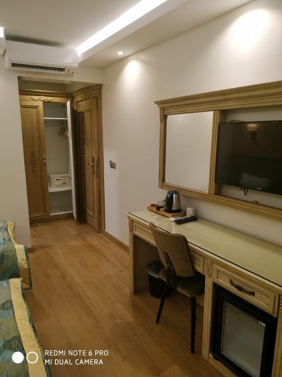 Apple Tree Hotel 3*