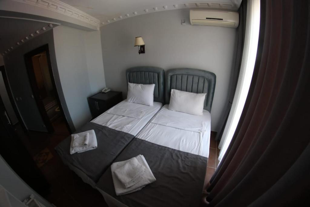 Ares Hotel Istanbul 3*