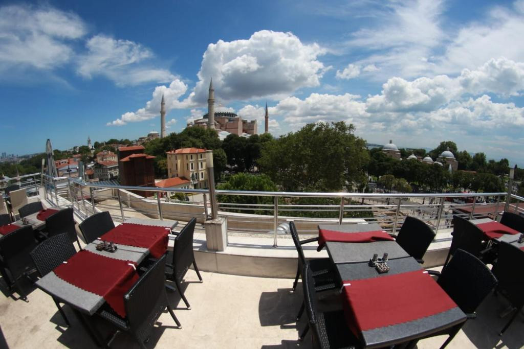 Ares Hotel Istanbul 3*