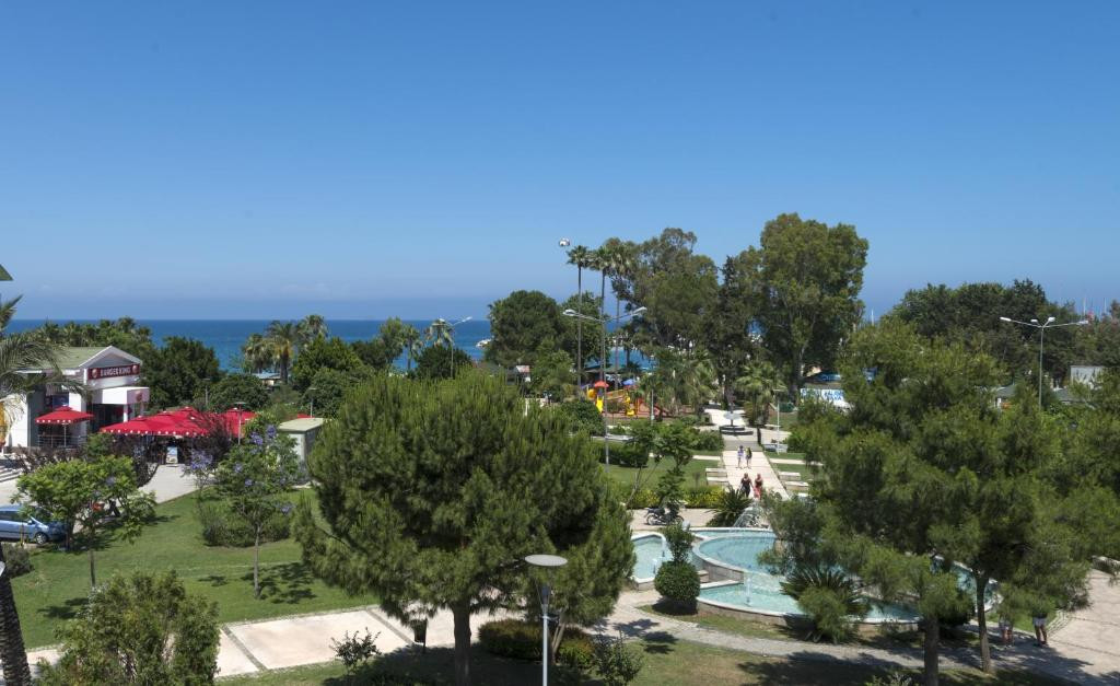 Asdem Park 4*