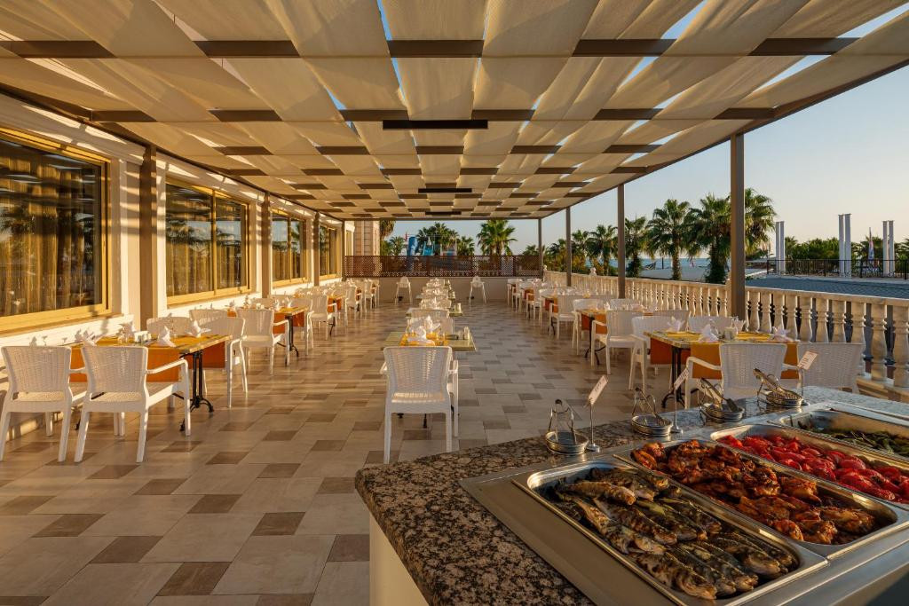 Aydinbey Famous Resort 5*