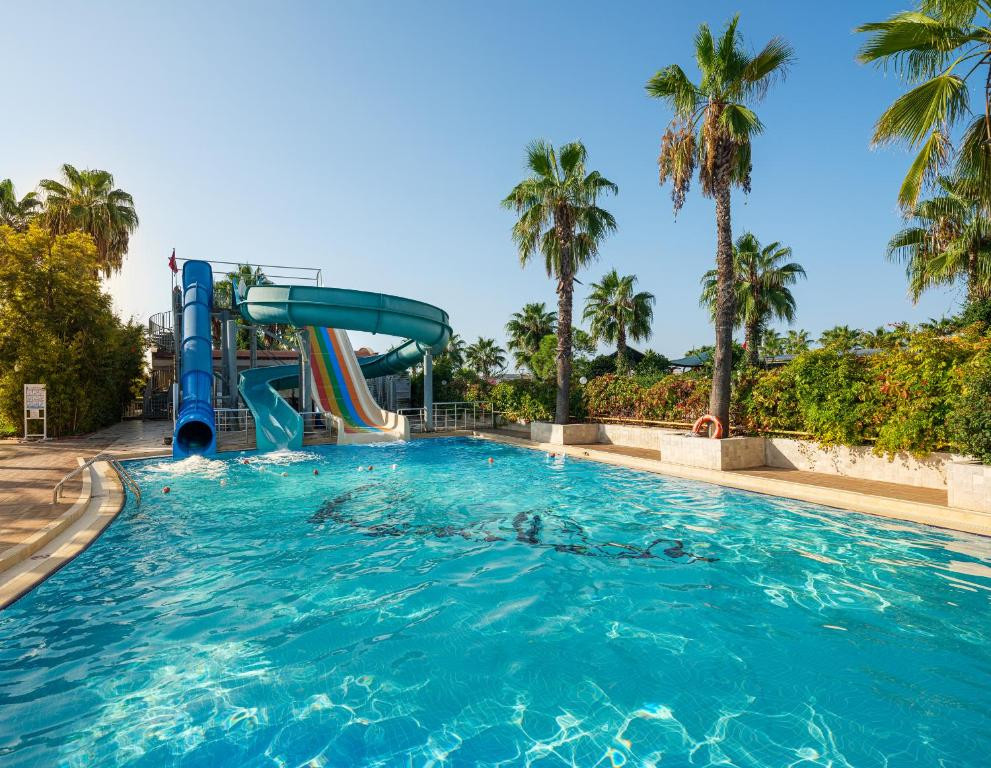 Aydinbey Famous Resort 5*