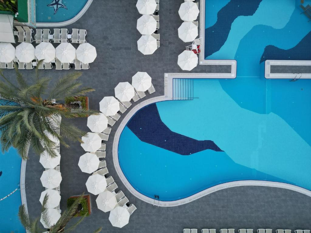 Aydinbey Famous Resort 5*