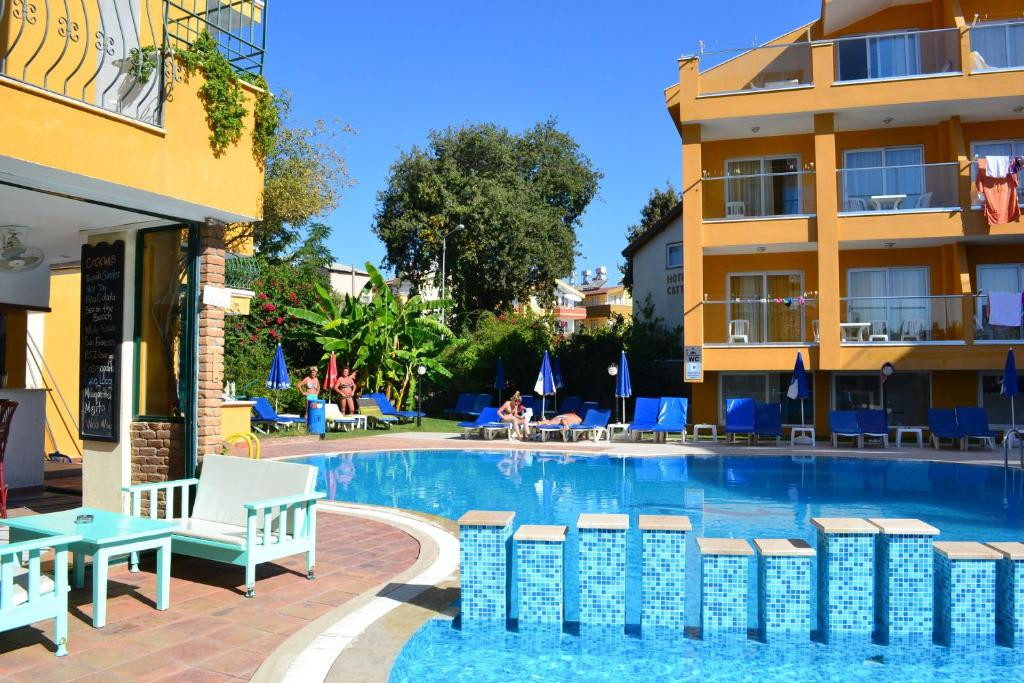 Begonville Apart 3*