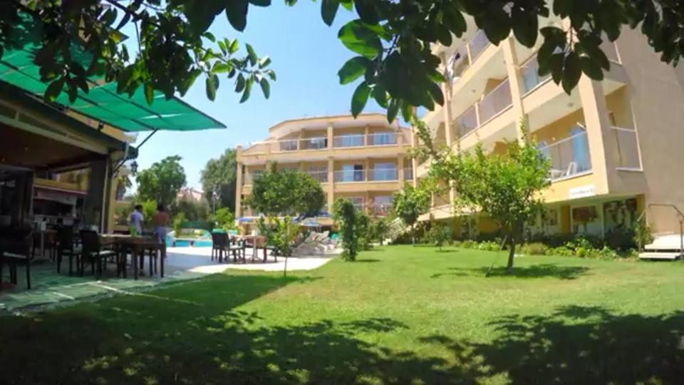 Begonville Apart 3*