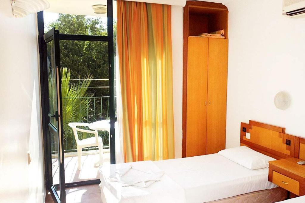 Begonville Apart 3*