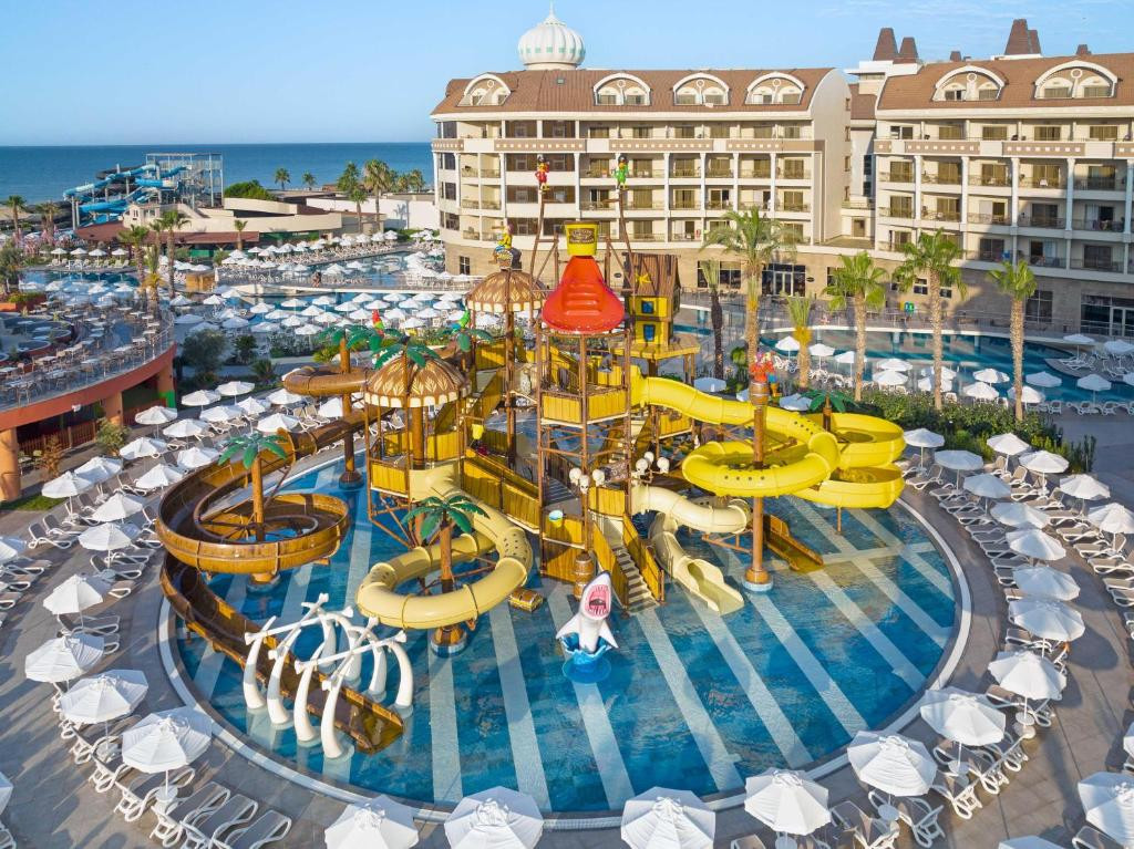 Kirman Belazur Resort & Spa 5*