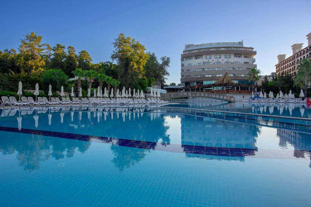 Bera Hotel 5*