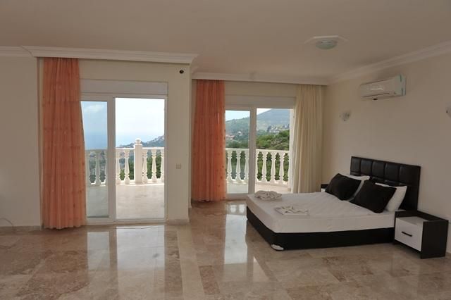 Best House Villa Park 2*