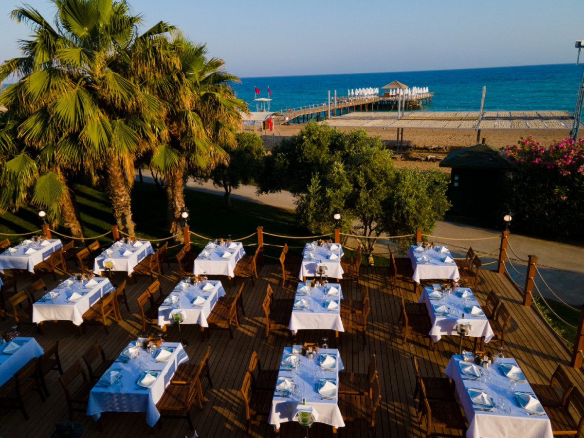 Blue Waters Club & Resort 5*
