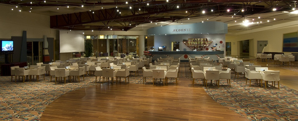 Blue Waters Club & Resort 5*