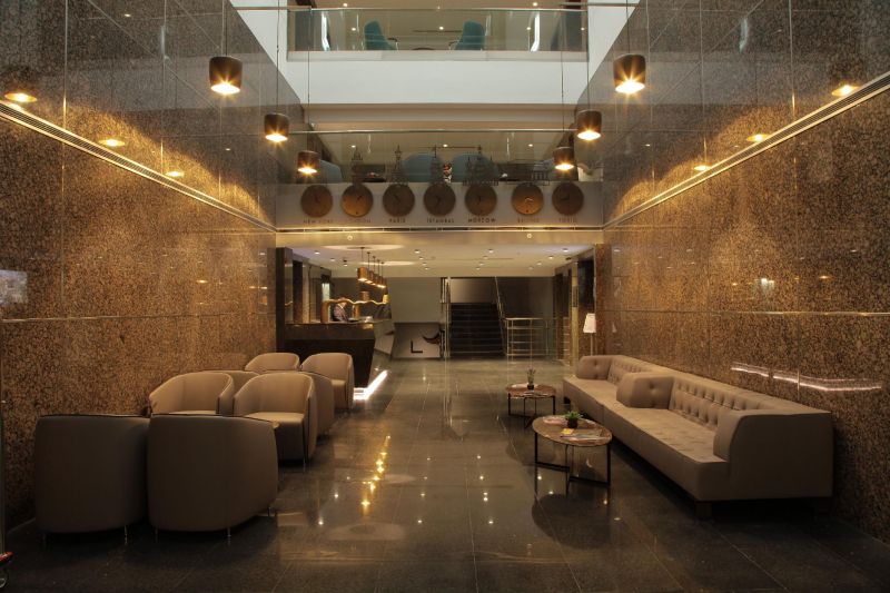 Bricks Airport 5*