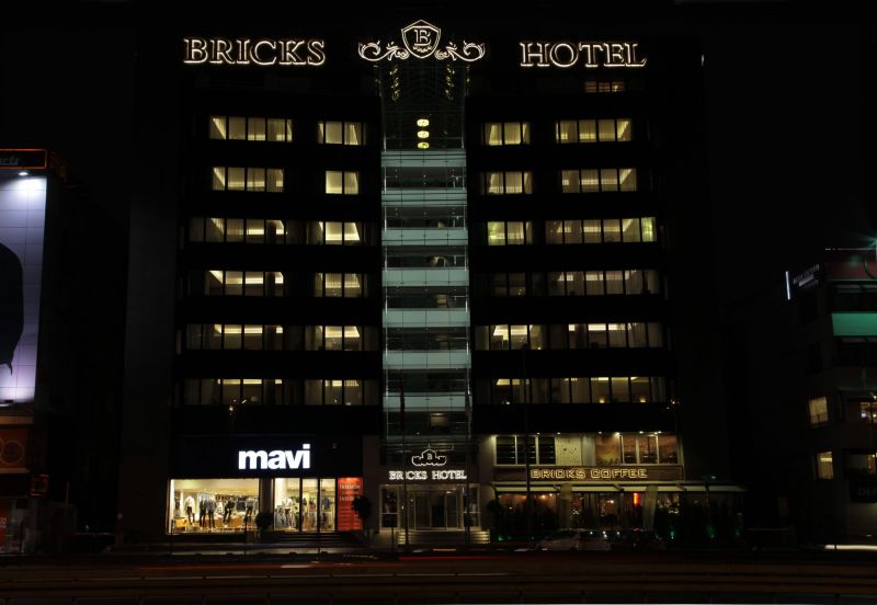 Bricks Airport 5*