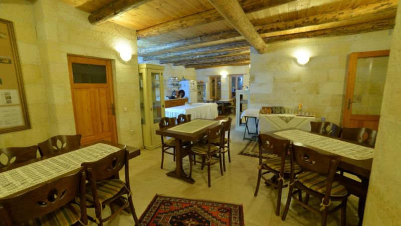 Canyon Cave Hotel 3*