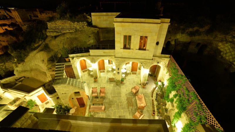 Canyon Cave Hotel 3*