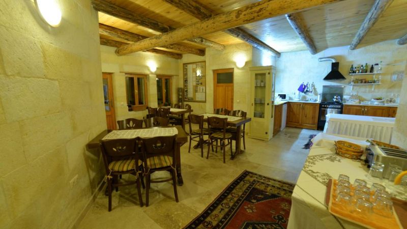 Canyon Cave Hotel 3*