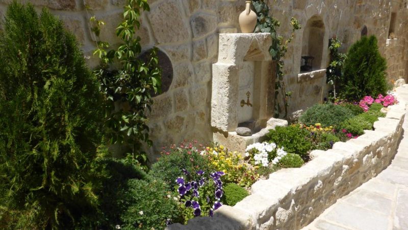 Canyon Cave Hotel 3*