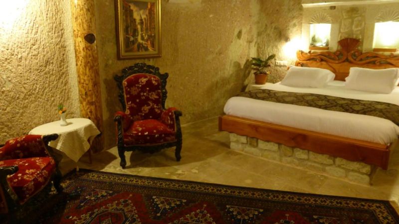 Canyon Cave Hotel 3*