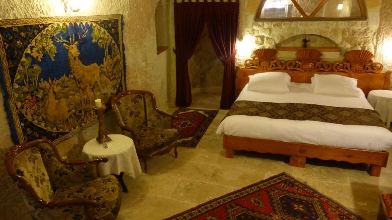 Canyon Cave Hotel 3*