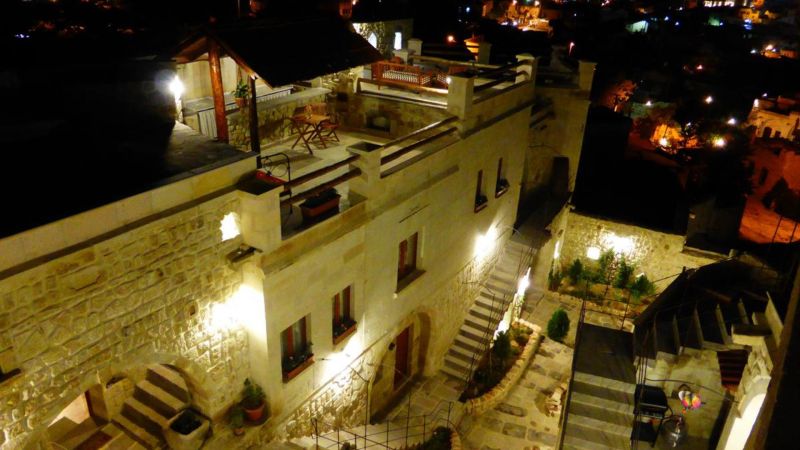 Canyon Cave Hotel 3*