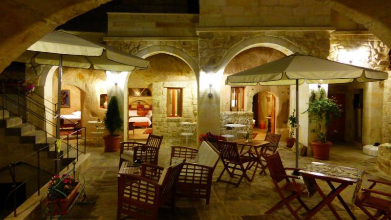 Canyon Cave Hotel 3*