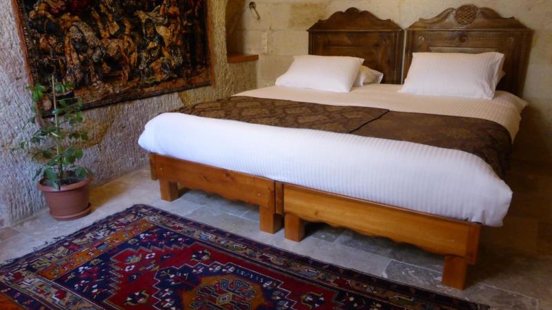 Canyon Cave Hotel 3*