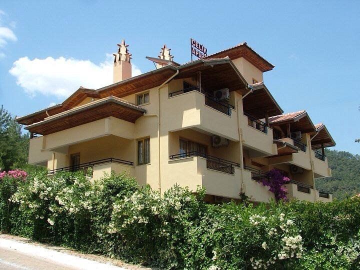 Celik Apartments 2*
