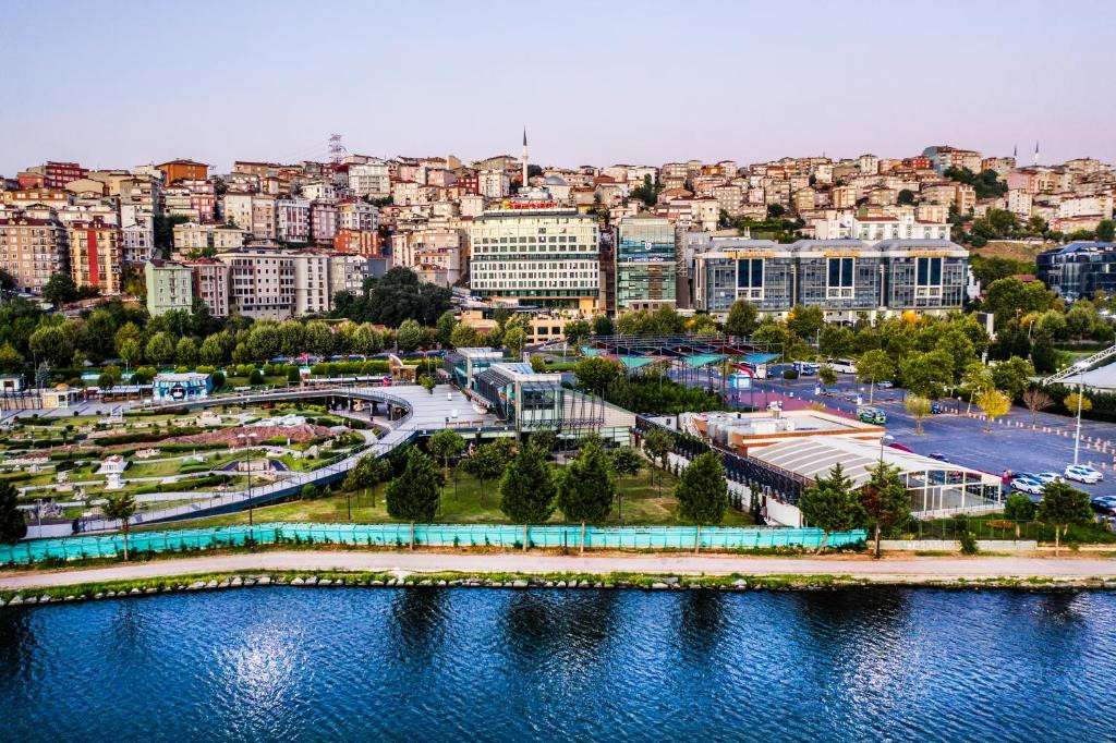 Arise Hotel Golden Horn (Ex. Clarion Hotel Golden Horn) 4*