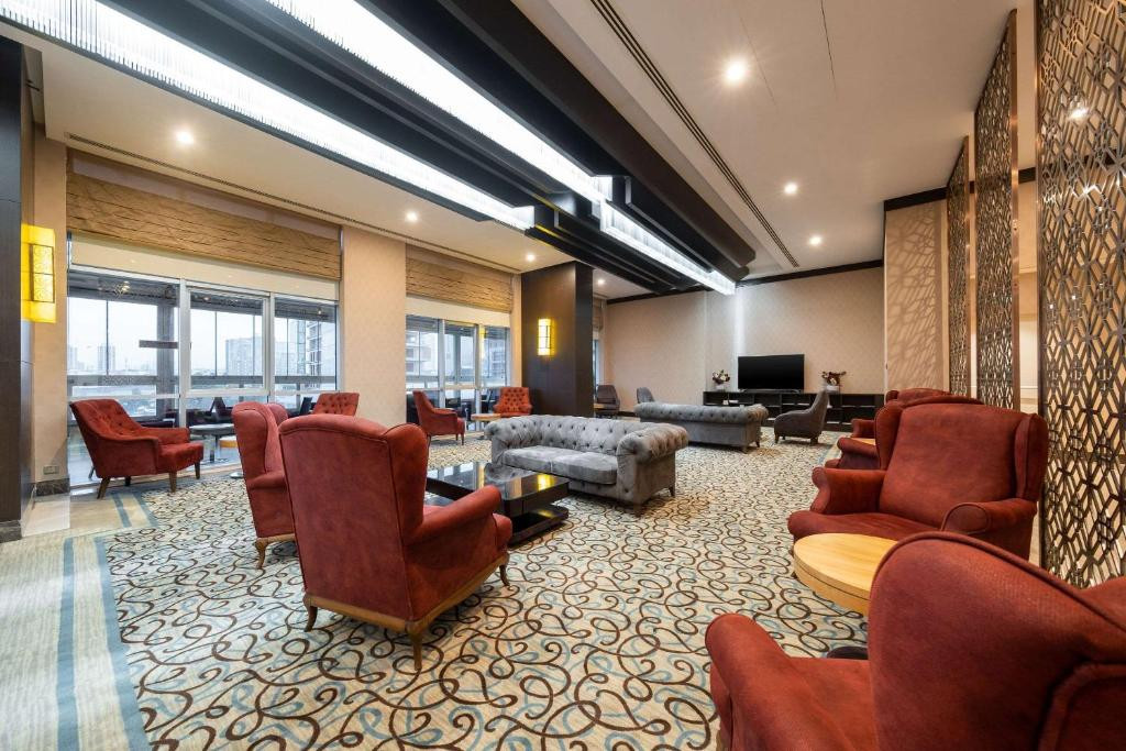 Clarion Hotel Istanbul Mahmutbey 5*