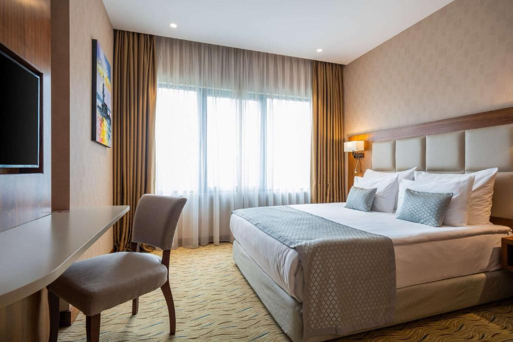 Clarion Hotel Istanbul Mahmutbey 5*