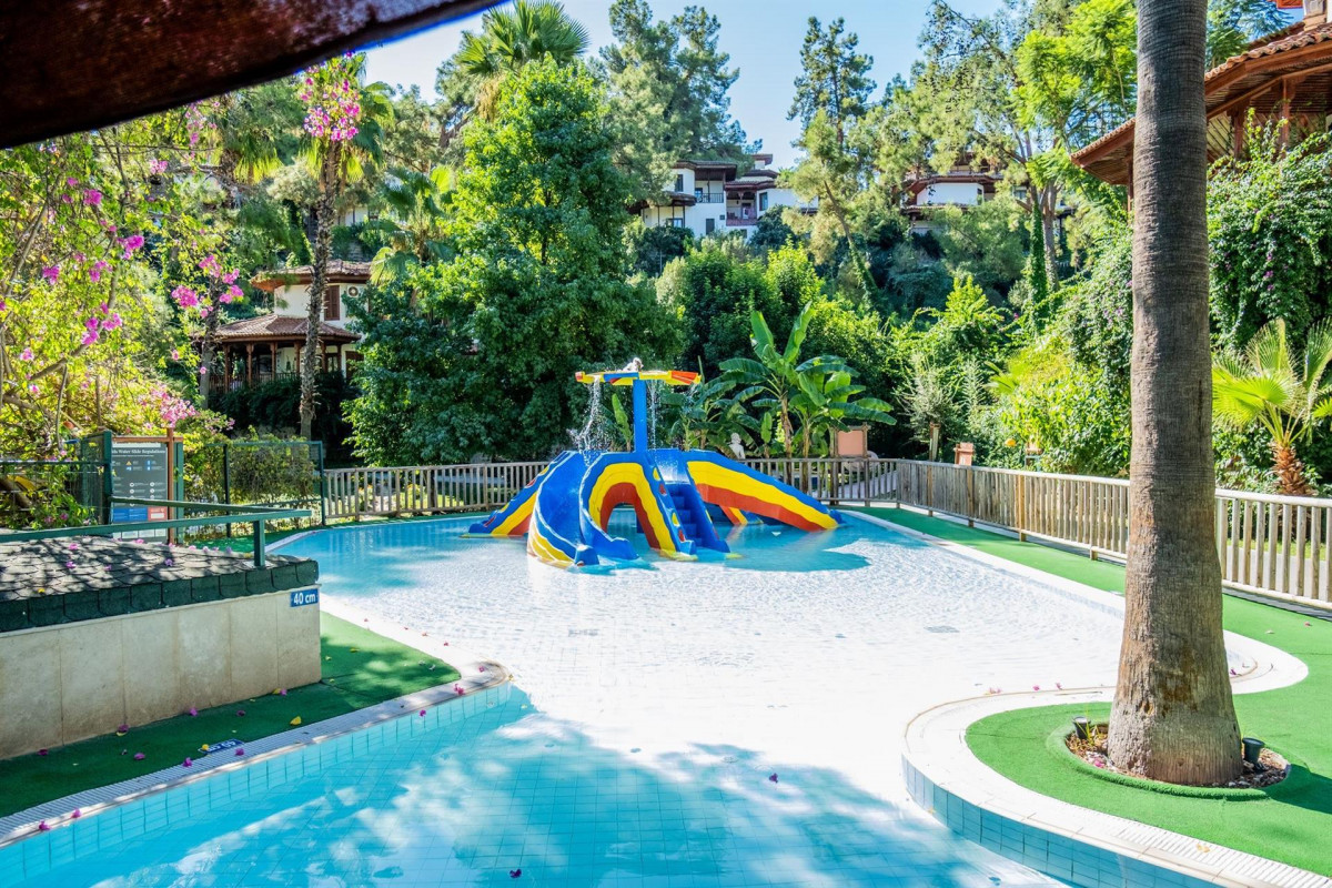 Club & Hotel Letoonia 5*