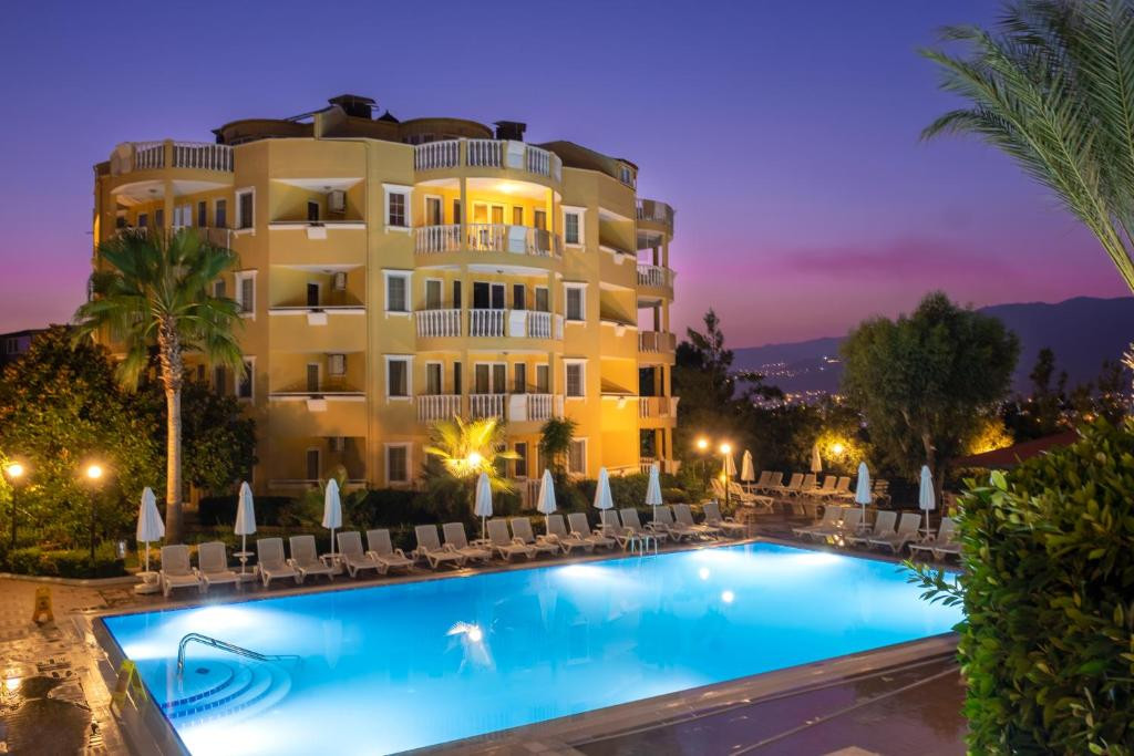 Club Paradiso 5*