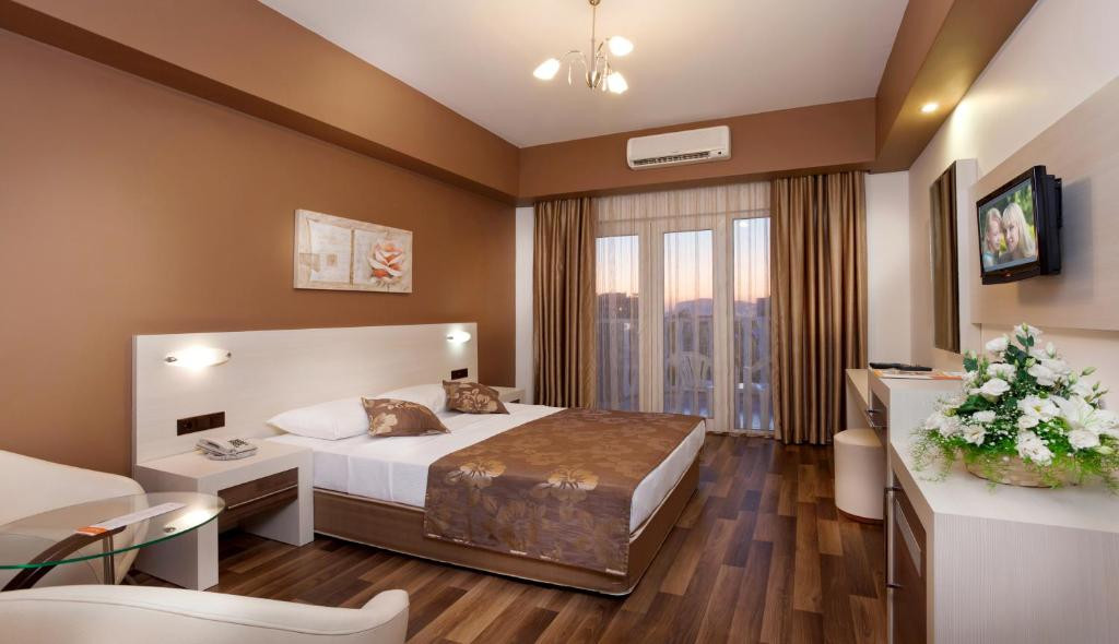 Club Paradiso 5*