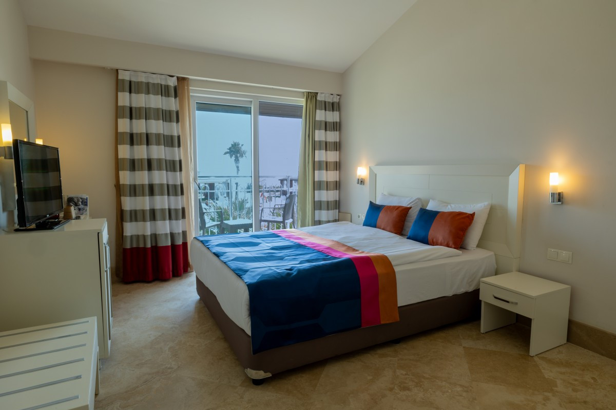 Crystal Boutique Comfort Collection Adults Only 16+ 5*