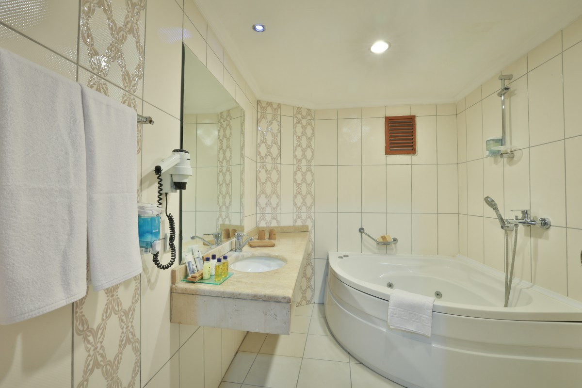 Crystal Kaymakli Hotel & Spa 5*