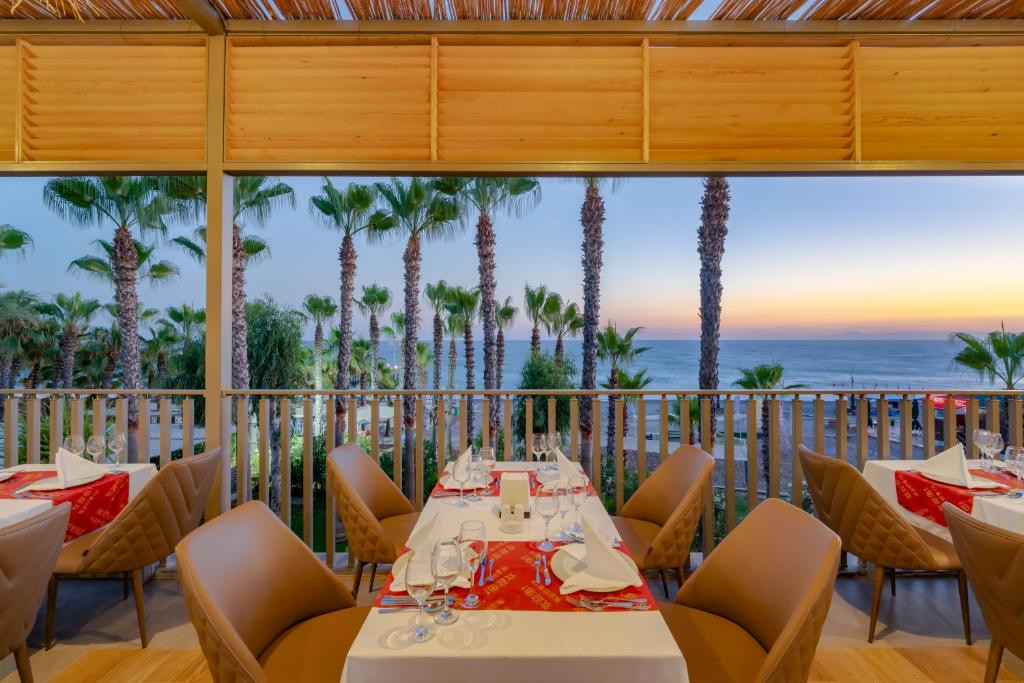 Delphin Deluxe Resort 5*