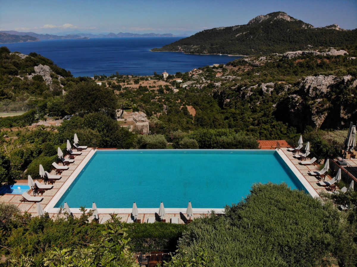Dionysos Hotel 4*