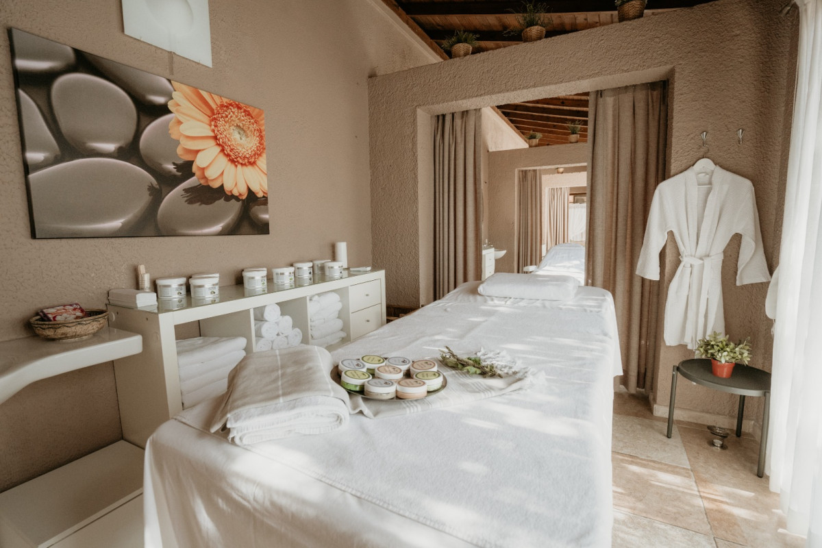 Dionysos Hotel 4*