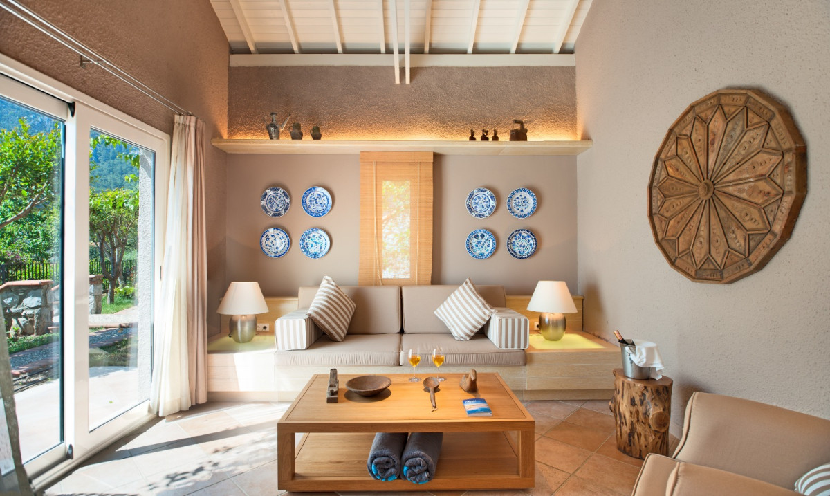 Dionysos Hotel 4*