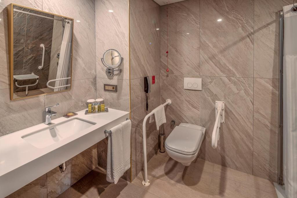 Doubletree By Hilton Antalya City Centre 5*