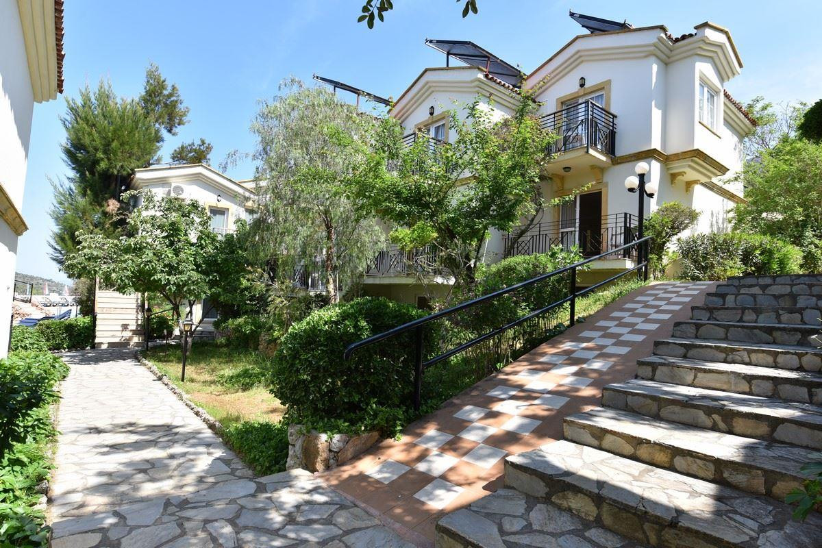 Edasu Artemisia Royal Park Club 4*