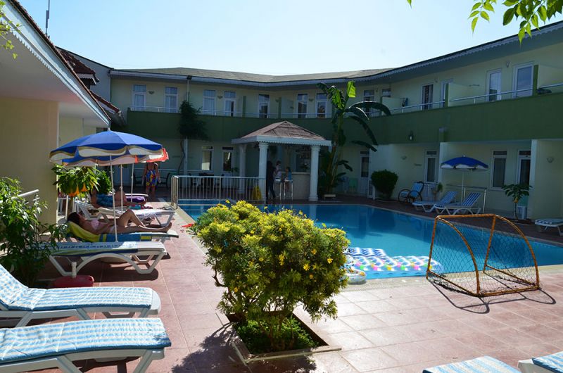 Elis Beach 3*