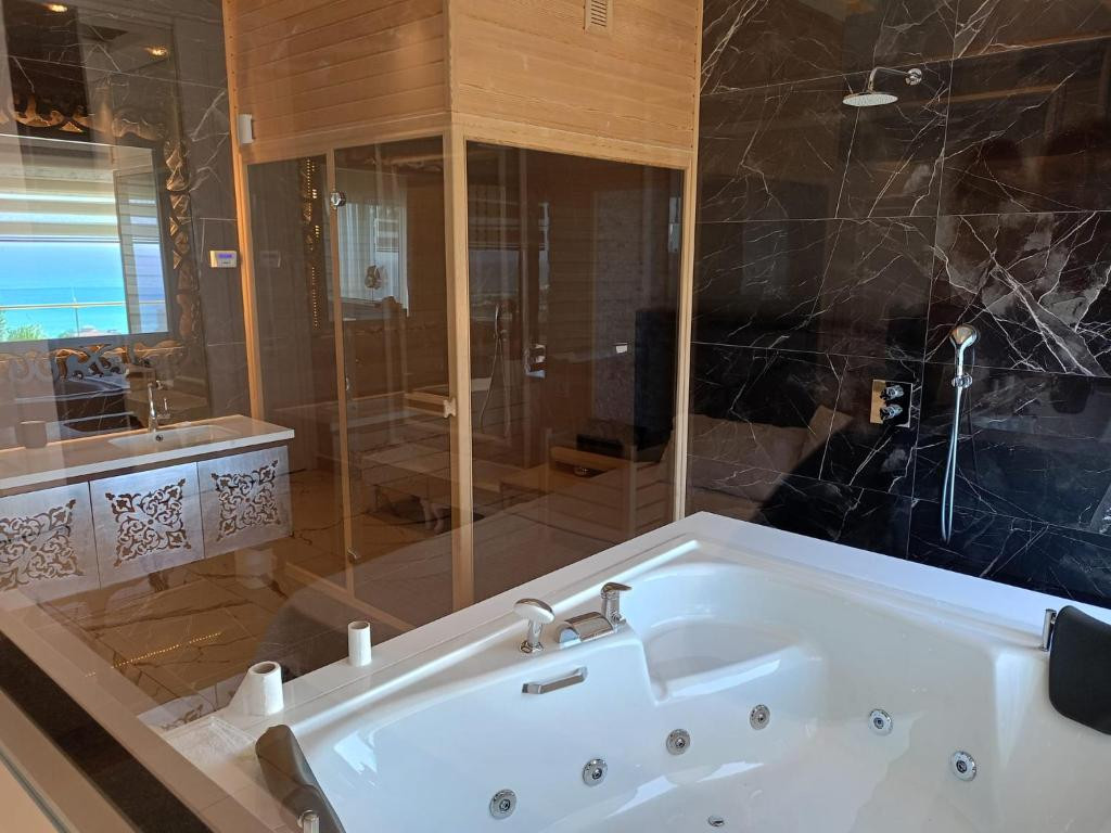Elite Luxury Suite & Spa Hotel 5*