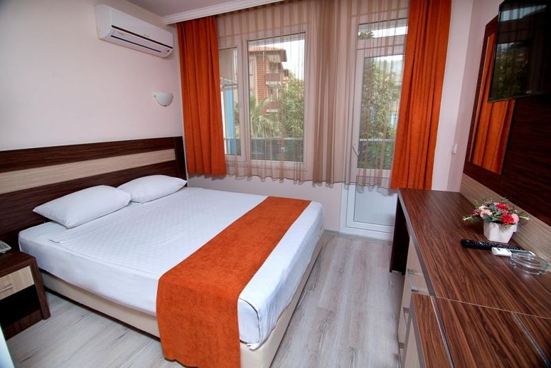 Enki Hotel 3*