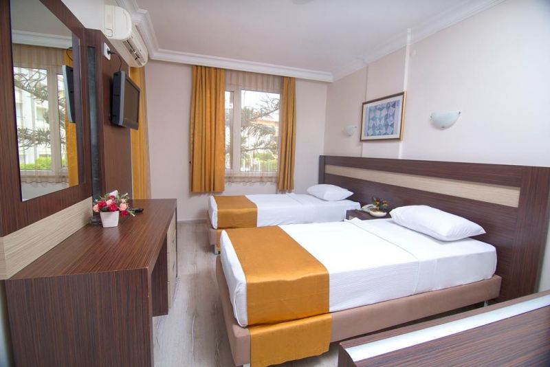 Enki Hotel 3*