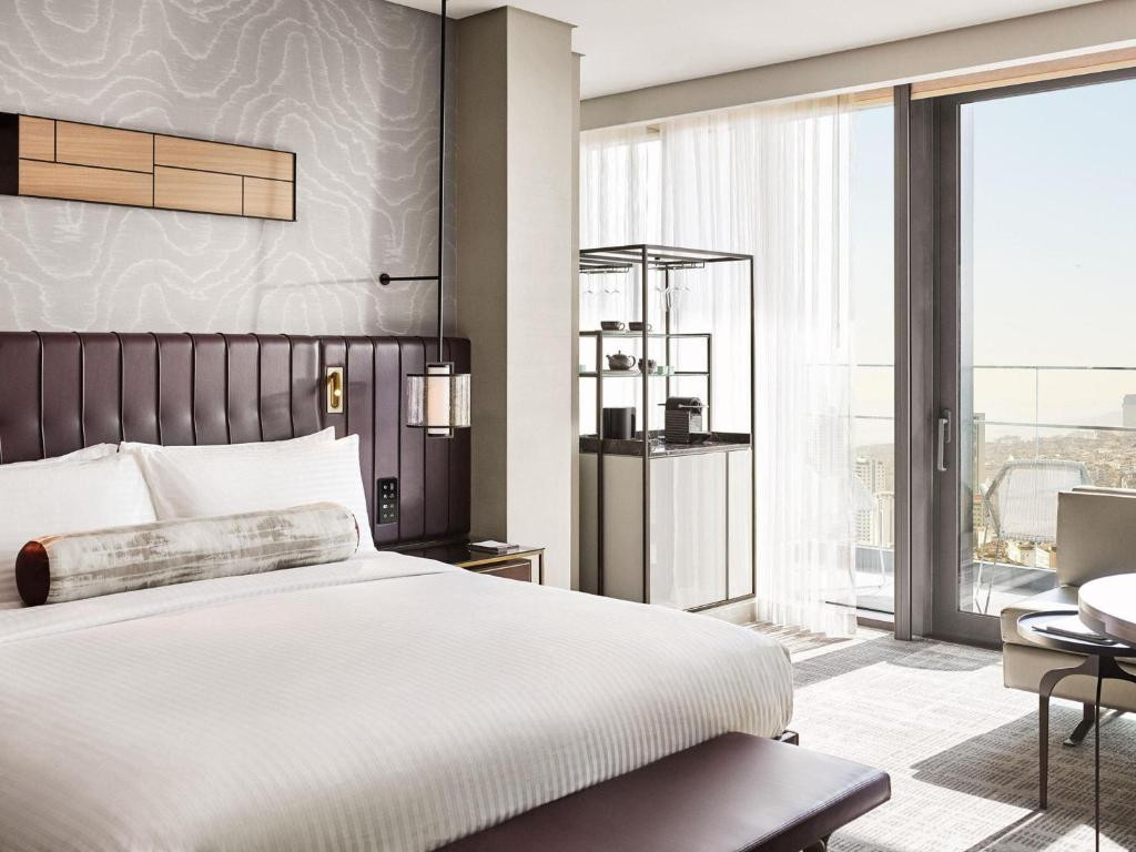 Fairmont Quasar Istanbul 5*