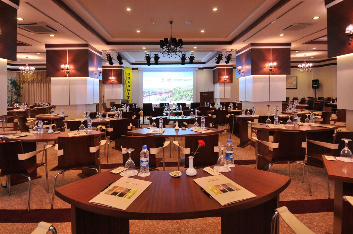 Goldcity Hotel 5*